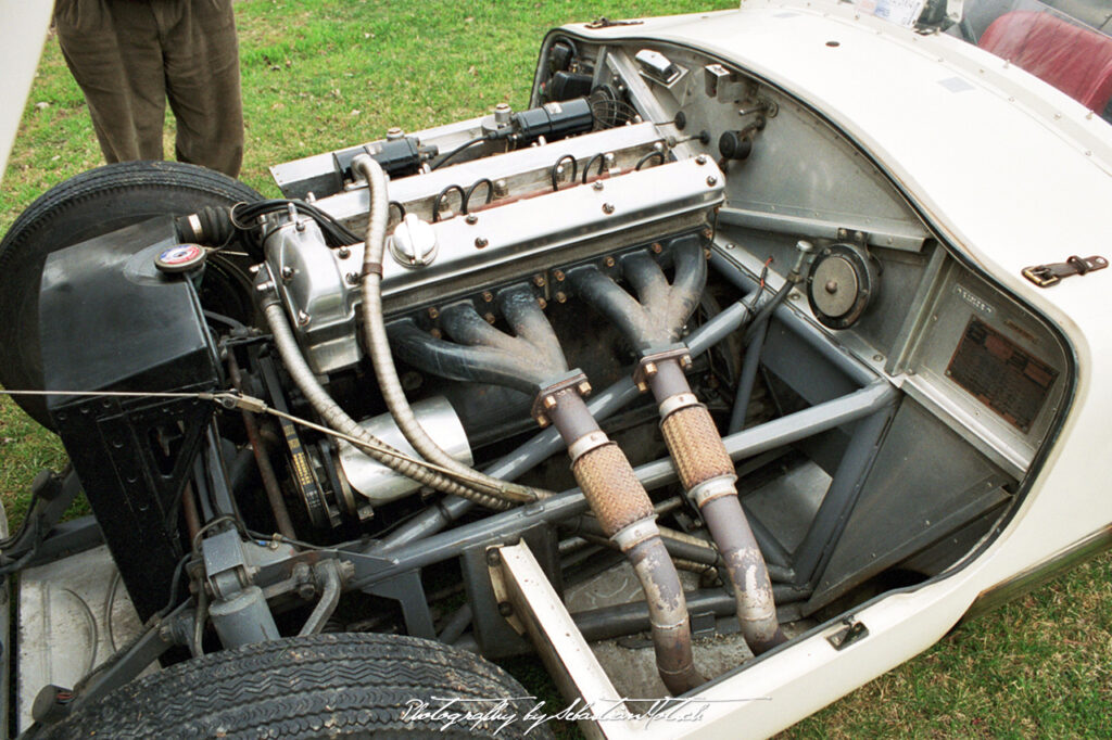 Jaguar C-Type and XK140 FHC in Alexandra New Zealand Photo by Sebastian Motsch