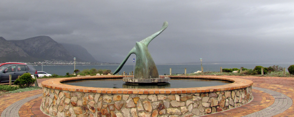 Whale fountain Hermanus South Africa | photography by Sebastian Motsch (2012)