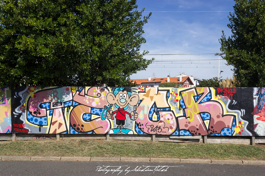 Graffitti in St-Jean-de-Luz France Photography by Sebastian Motsch