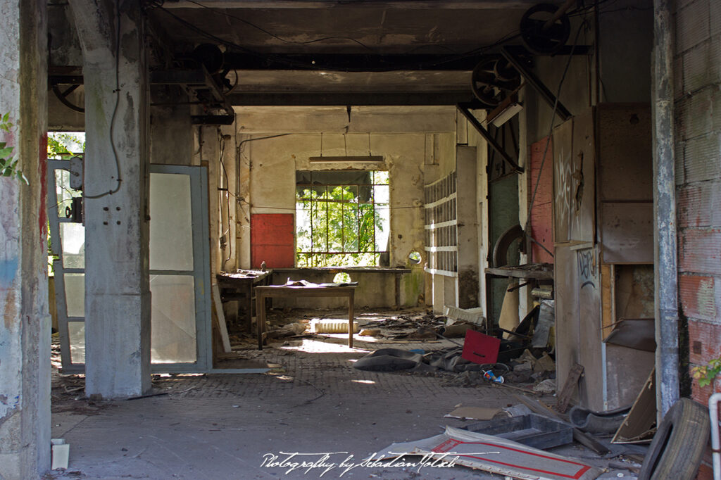 France Station Service A La Rose des Vents Photography by Sebastian Motsch