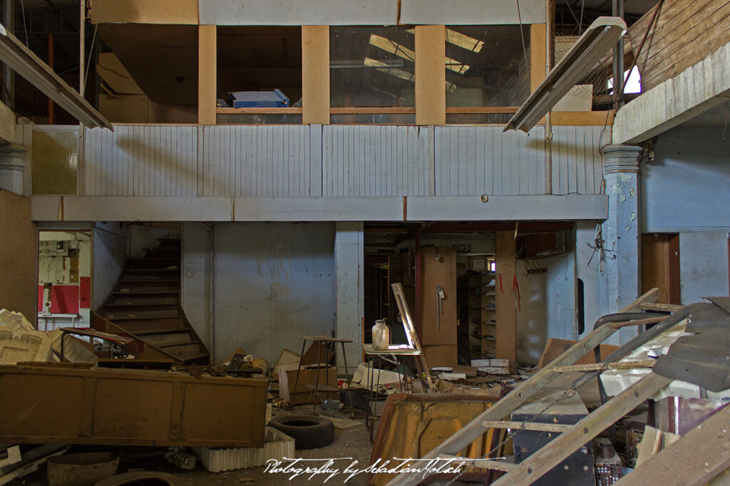 France Station Service A La Rose des Vents Photography by Sebastian Motsch