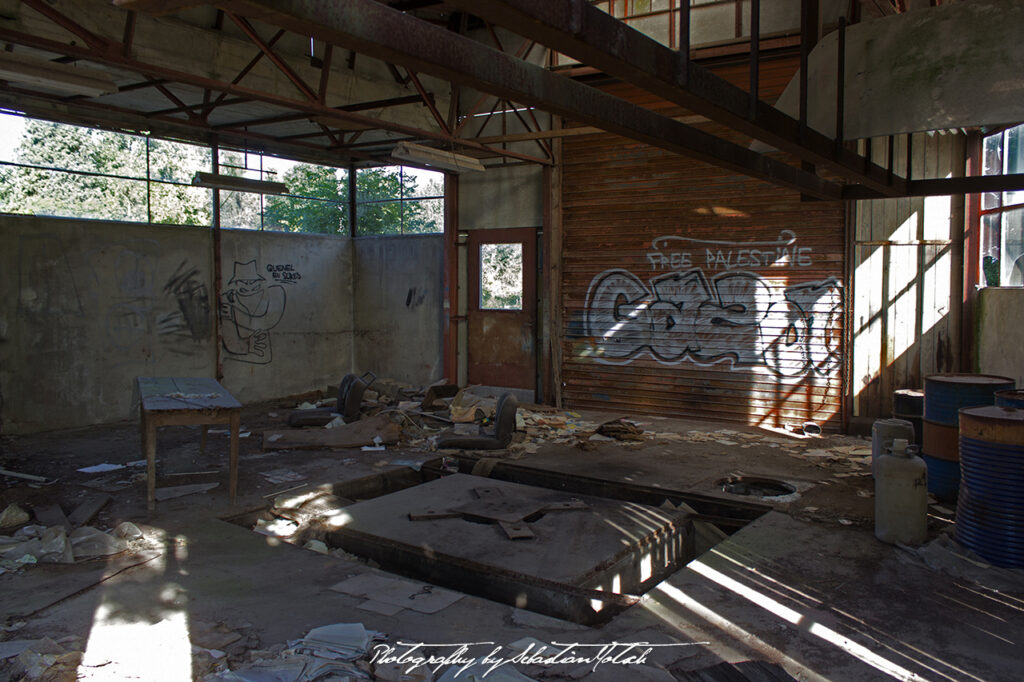 France Station Service A La Rose des Vents Photography by Sebastian Motsch