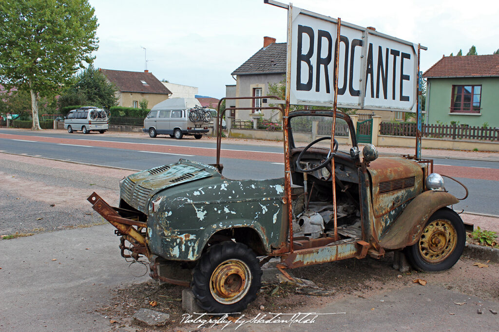 Les Puces Lapalissoises Voiture France Drive-by Snapshots by Sebastian Motsch
