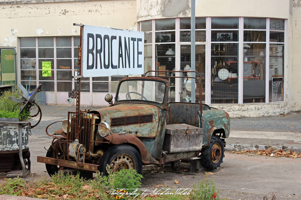 Les Puces Lapalissoises Voiture France Drive-by Snapshots by Sebastian Motsch
