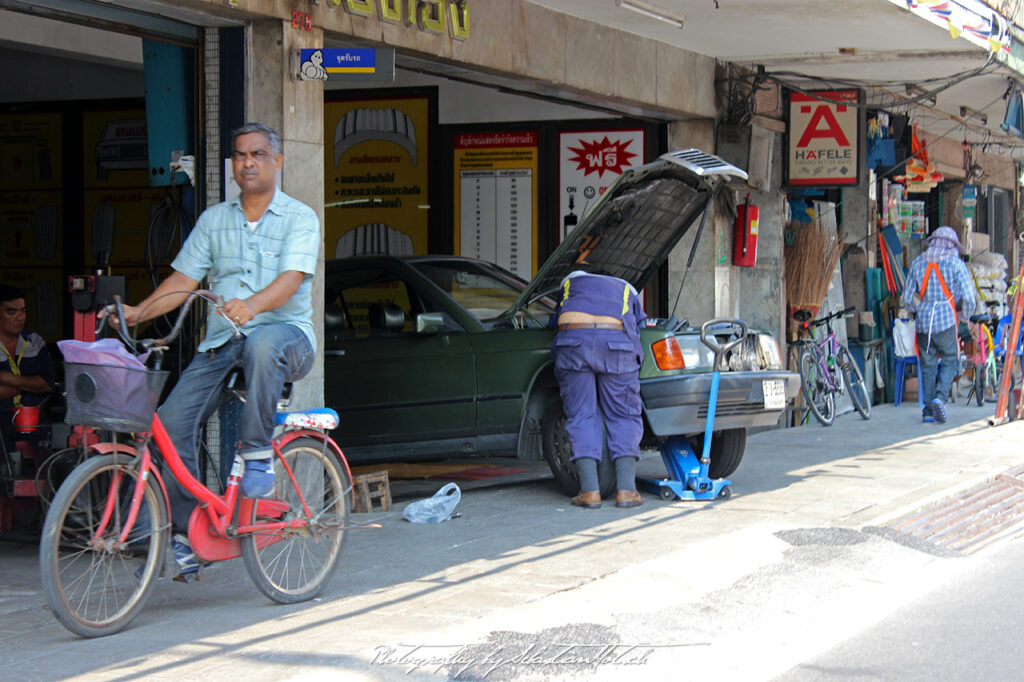 Thailand Bangkok Mercedes-Benz W201 190E Drive-by Snapshots by Sebastian Motsch