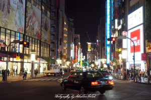 2017 Japan Tokyo Shibuya Crossing at Night | travel photography by Sebastian Motsch (2017)