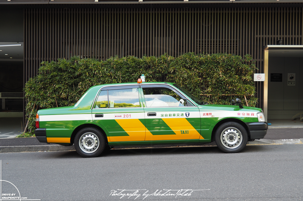 DBS Japan Tokyo 2017-05 Toyota Crown Comfort Taxi || Drive-by Snapshots by Sebastian Motsch (2017)