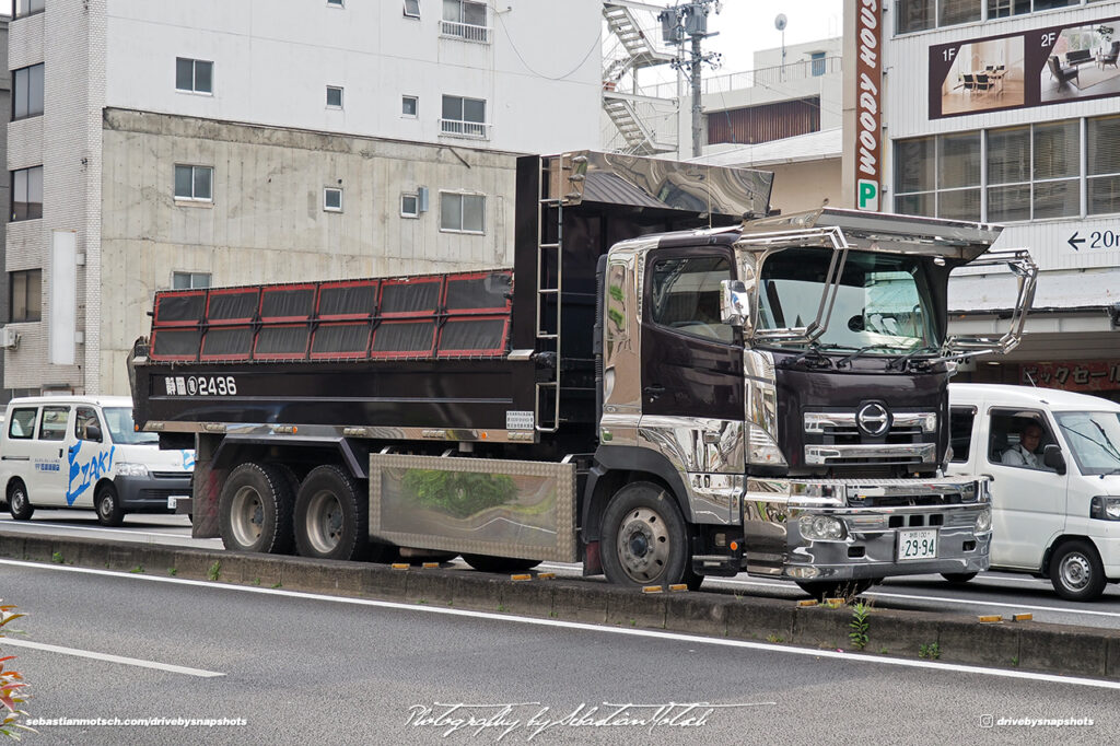 Hino Dekatora Truck in Shizuoka Drive-by Snapshots by Sebastian Motsch