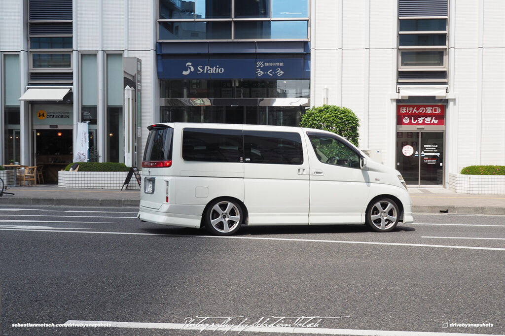 Nissan Elgrand Van in Shizuoka Drive-by Snapshots by Sebastian Motsch