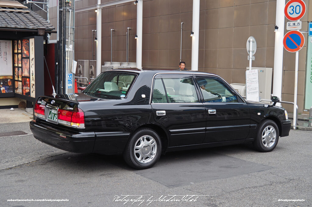 Toyota Crown Super Saloon in Shizuoka Drive-by Snapshots by Sebastian Motsch 01