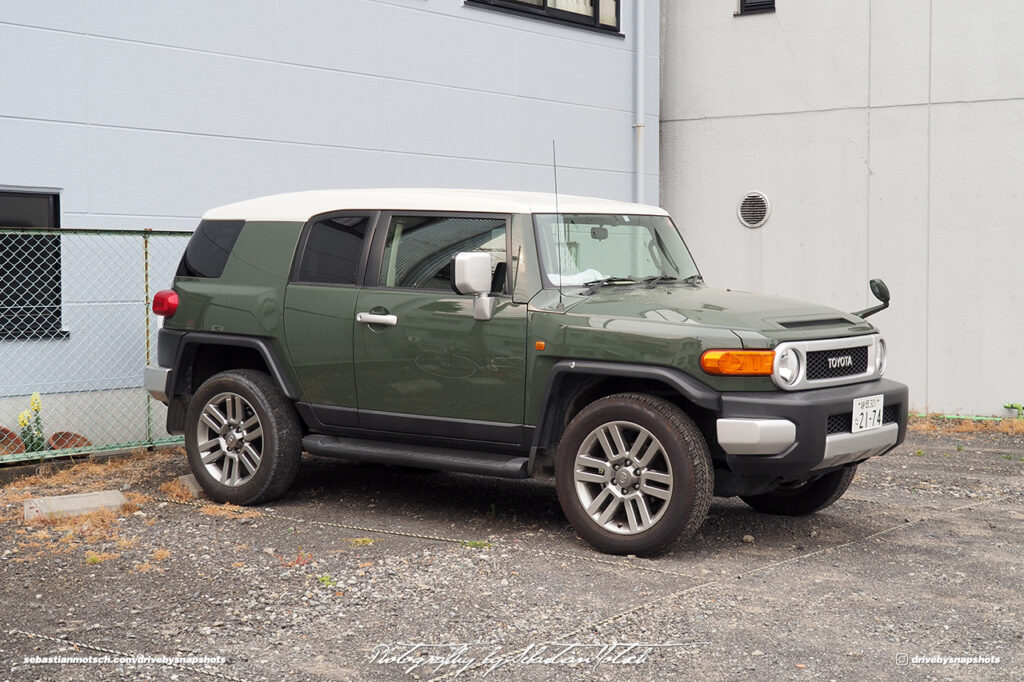 Toyota FJ Cruiser in Shizuoka Drive-by Snapshots by Sebastian Motsch