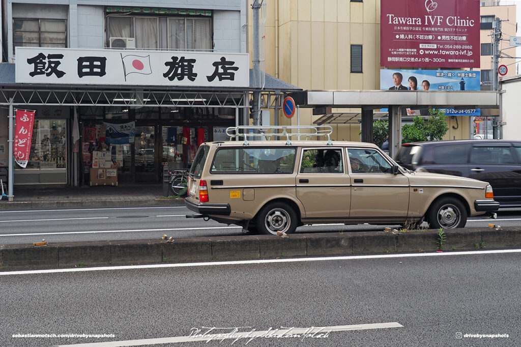 Volvo 245 Wagon in Shizuoka Drive-by Snapshots by Sebastian Motsch