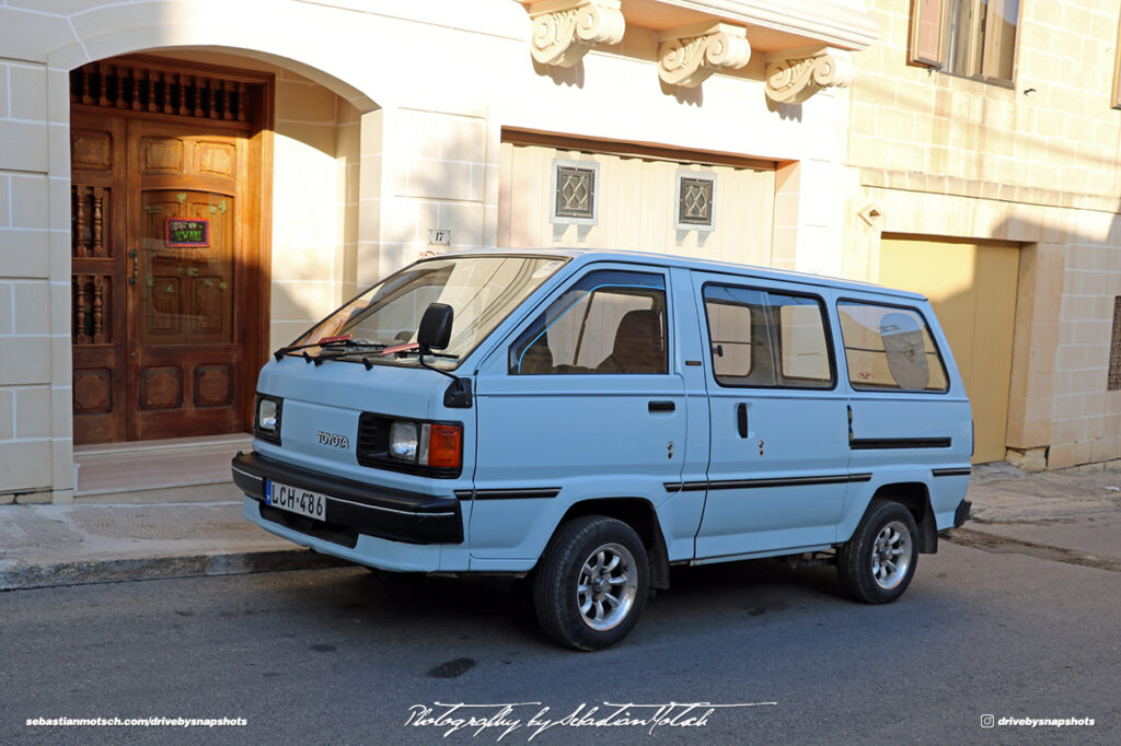 Toyota LiteAce front Malta Drive-by Snapshots by Sebastian Motsch