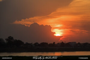 Laos Vientiane Mekong River Sunset 01 Travel Photography by Sebastian Motsch