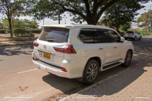 Lexus LS570 Sportplus in Laos Vientiane Drive-by Snapshot by Sebastian Motsch