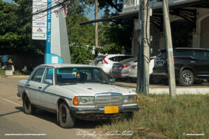 Mercedes-Benz W123 in Laos Vientiane Drive-by Snapshot by Sebastian Motsch