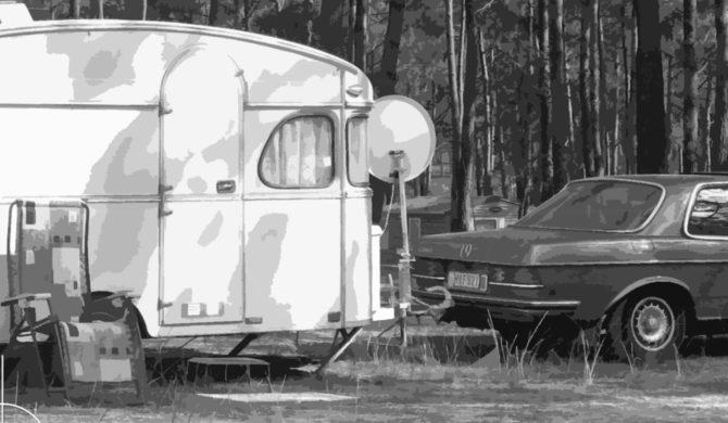 Mercedes-Benz W123 Coupe with Constructam Caravan | Drive-by Snapshots by Sebastian Motsch (2009)