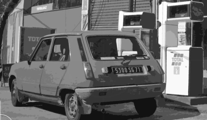 Station Service Le Rousset France | Drive-by Snapshots by Sebastian Motsch (2010)