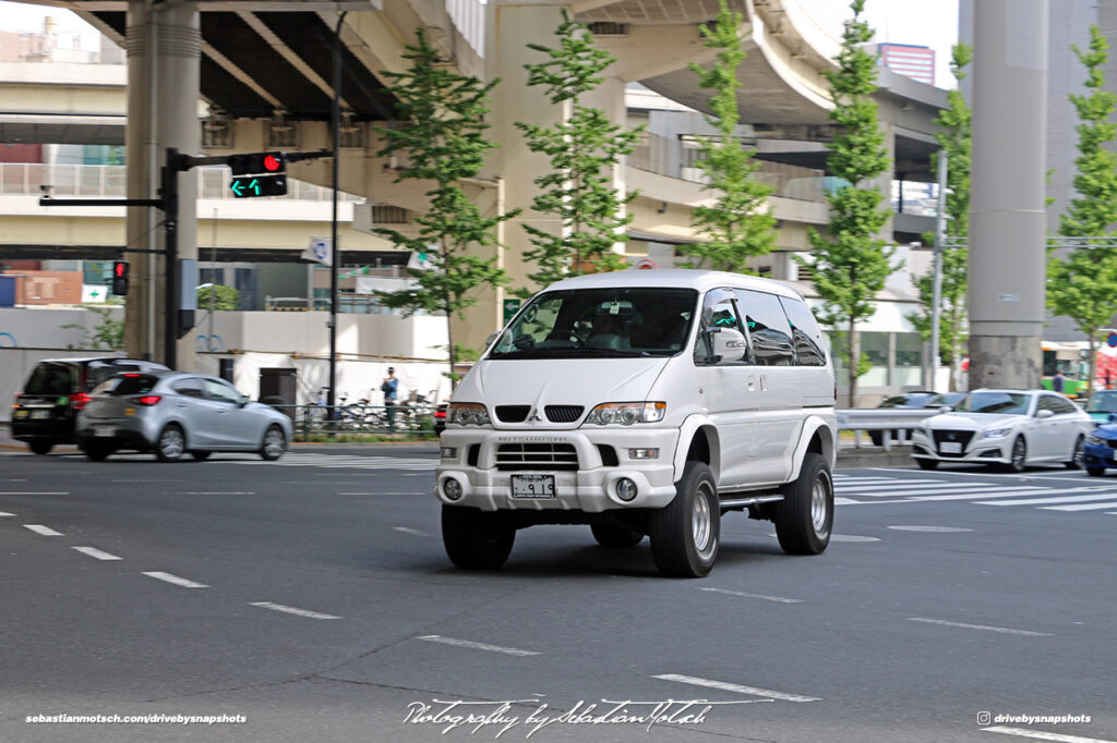 Mitsubishi Delica 4x4 Azabujuban Tokyo Drive-by Snapshots by Sebastian Motsch