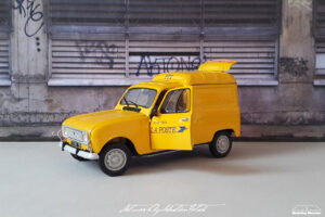 Renault R4 F4 La Poste Ebbro by Sebastian Motsch