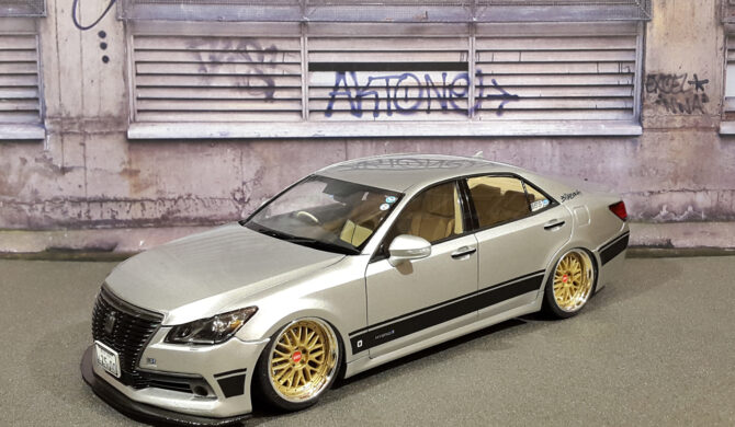 Toyota Crown Royal Saloon Hybrid Aoshima by Sebastian Motsch