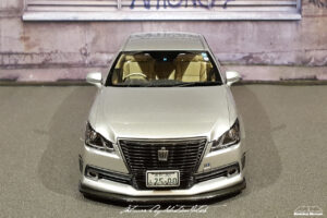 Toyota Crown Royal Saloon Hybrid Aoshima by Sebastian Motsch