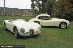 Jaguar-C-Type-XK140-in-New-Zealand-by-Sebastian-Motsch 1280px