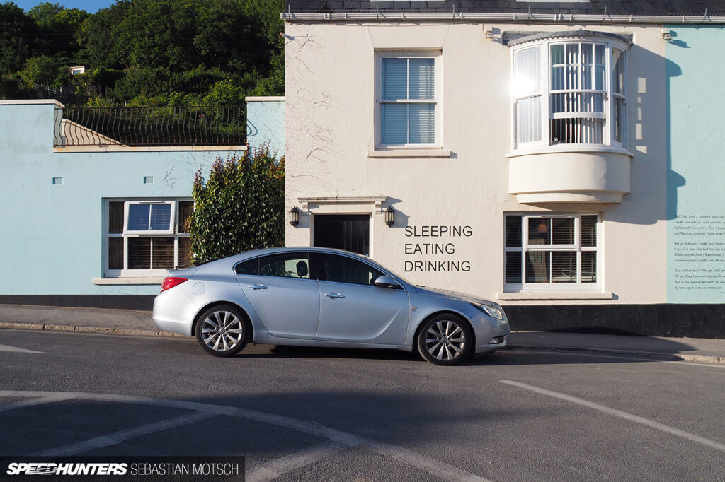 Vauxhall-Insignia-in-xxx-England-by-Sebastian-Motsch-1280px