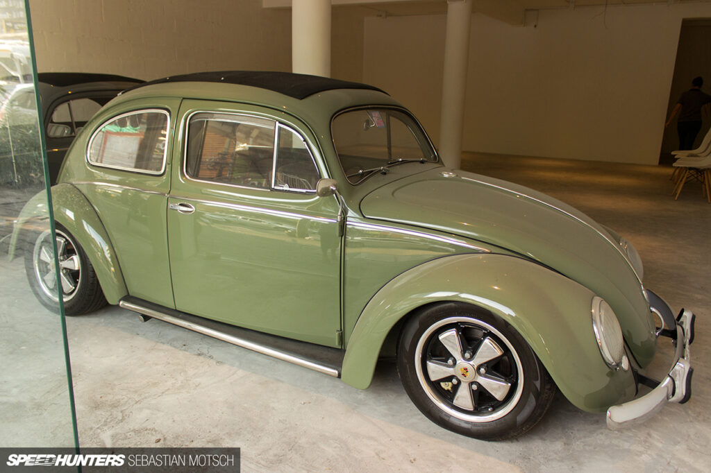 Volkswagen-Beetles-in-Bangkok-Thailand-by-Sebastian-Motsch-04 1280px