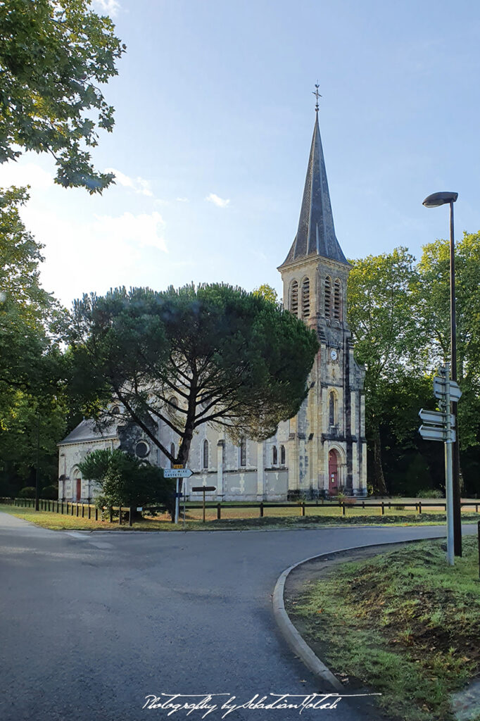 2021-09-19 Église d'Uza Photography by Sebastian Motsch