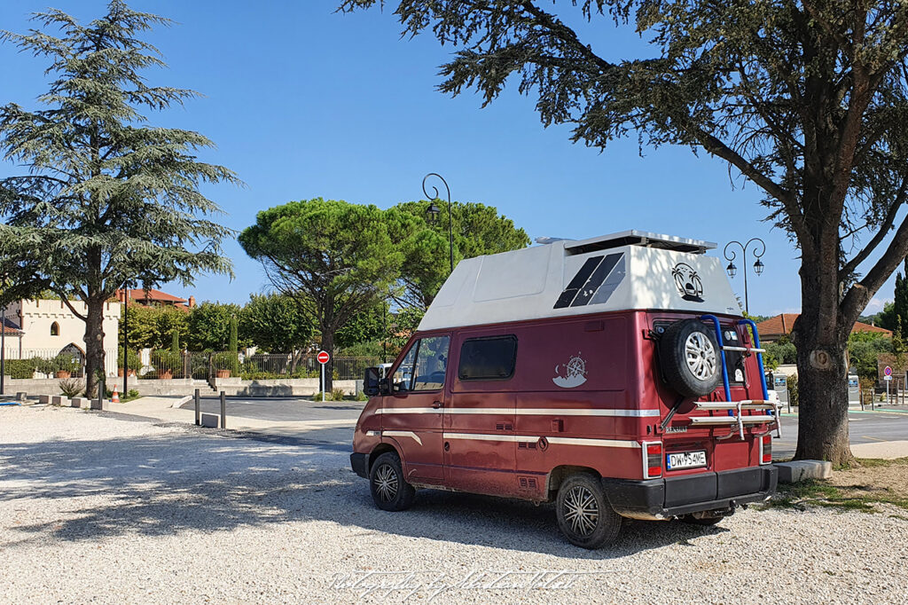 Renault Trafic T1100 Campervan France Chateauneuf-du-Pape Drive-by Snapshots by Sebastian Motsch 01