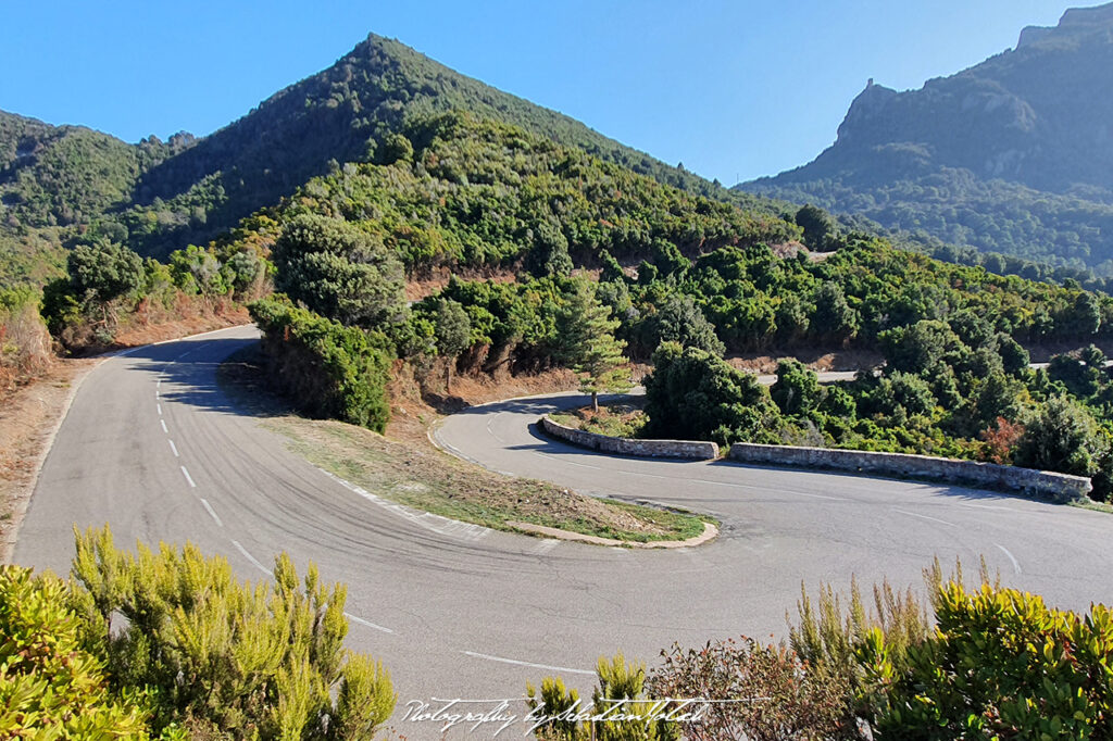 Curve near Luri Corsica Photo by Sebastian Motsch