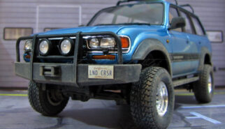 Aoshima Toyota LandCruiser 80-Series 4WD Scale Model by Sebastian Motsch