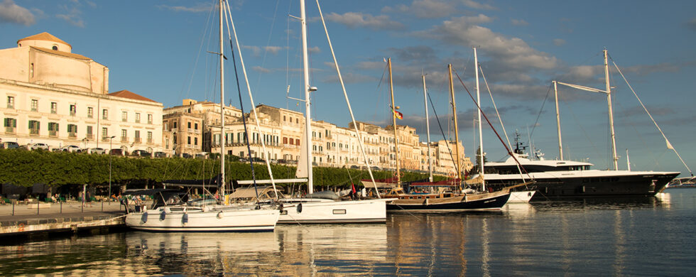 Italia Sicilia Siracusa by Sebastian Motsch