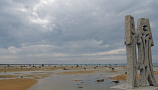 Japan Irabu-jima Sawada-no-hama Beach Sculpture Photo by Sebastian Motsch