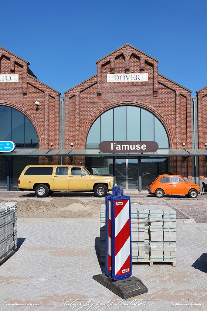 Chevrolet Suburban and FIAT 500 in Zandvoort Drive-by Snapshots by Sebastian Motsch