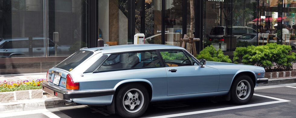 Jaguar XJ-S Lynx Eventer in Ginza Tokyo Japan Drive-by Snapshots by Sebastian Motsch