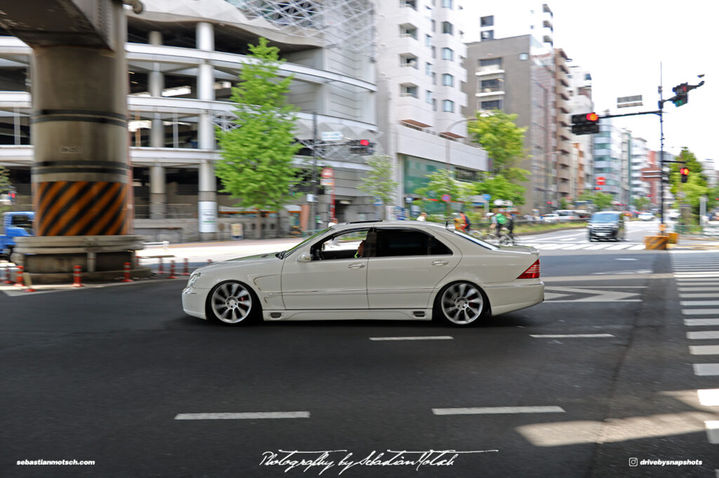 Japan Tokyo Azabu-Bujan Station Mercedes-Benz W220 Lorinser by Sebastian Motsch