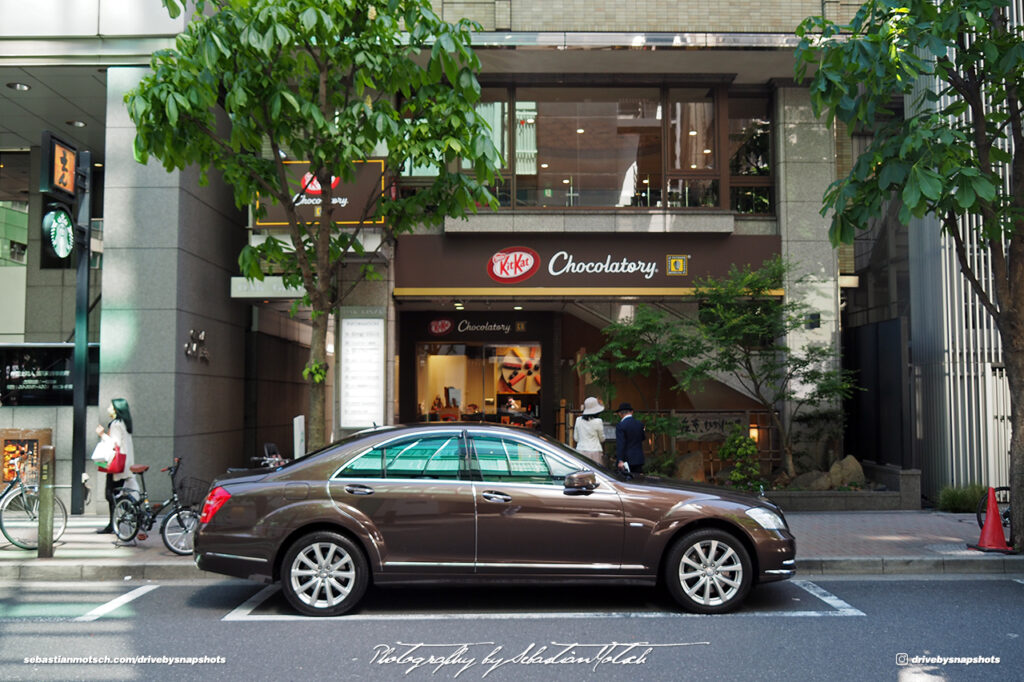 Mercedes-Benz S-Class W220 in Ginza Tokyo Japan Drive-by Snapshots by Sebastian Motsch