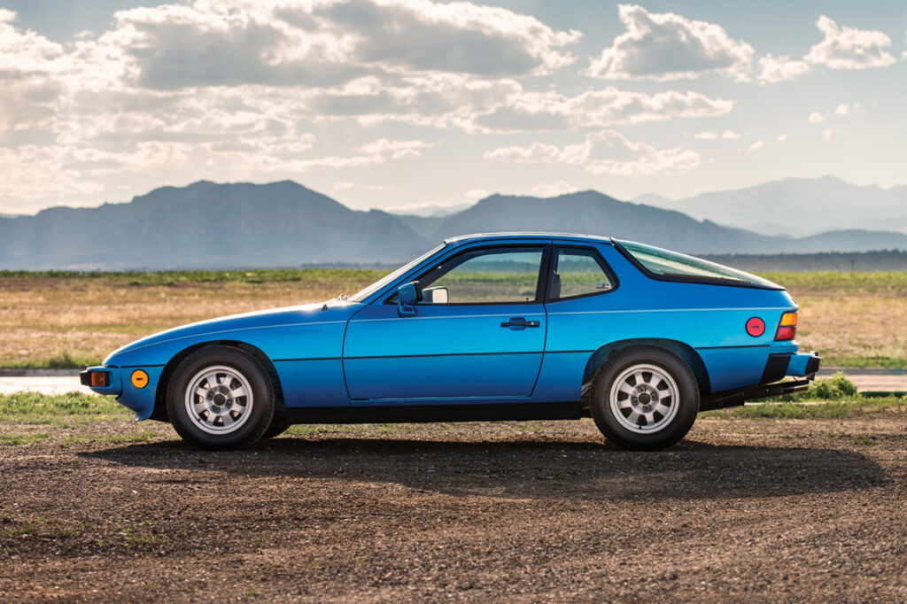 Porsche 924 early US-spec model reference picture