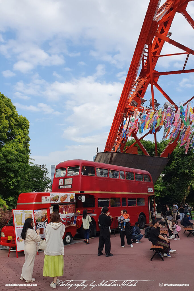 London Bus Food Truck at Tokyo Tower Photo by Sebastian Motsch
