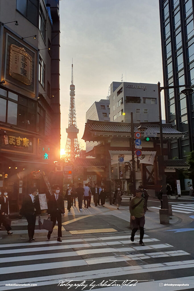 Sunset near Hamamatsucho Station Photo by Sebastian Motsch