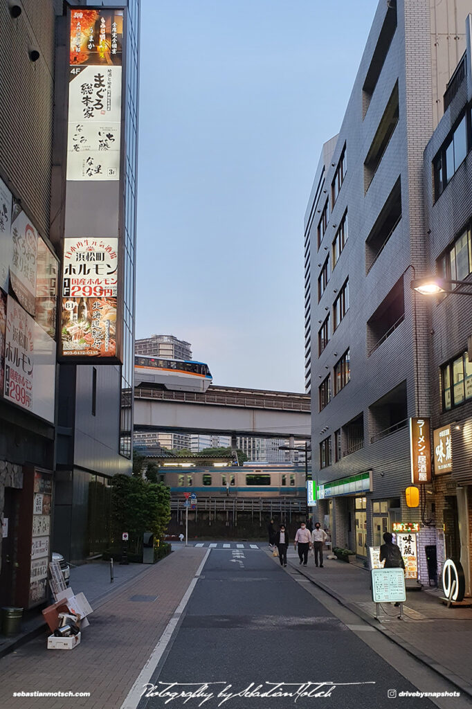 Tokyo Monorail near Hamamatsucho Station Photo by Sebastian Motsch