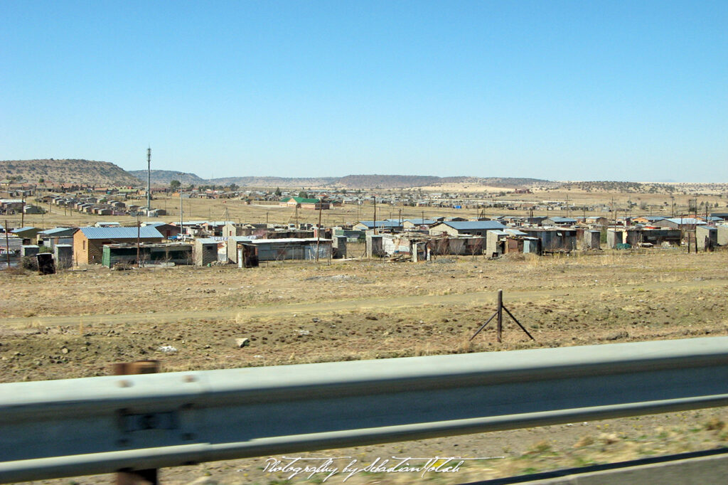 South Africa Johannesburg to Bloemfontein N1 Informal Settlement Photo by Sebastian Motsch