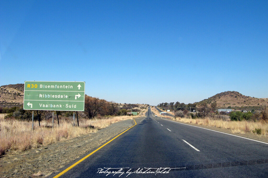 South Africa Johannesburg to Bloemfontein R30 Road Sign Photo by Sebastian Motsch