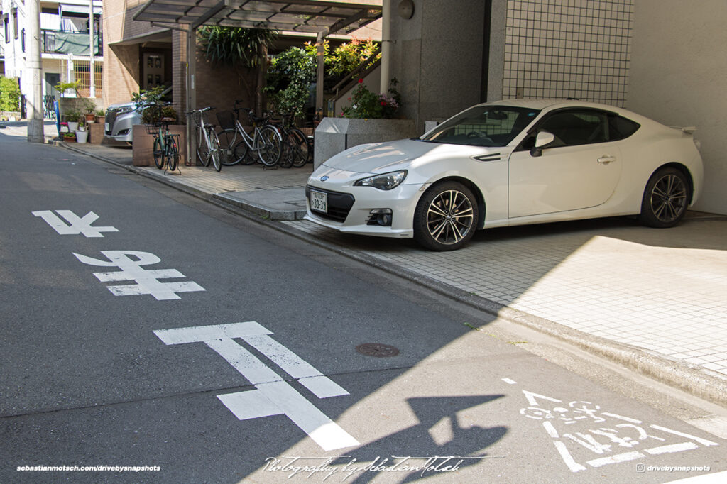 Subaru BRZ in Azabu-Juban Tokyo Japan Drive-by Snapshots by Sebastian Motsch