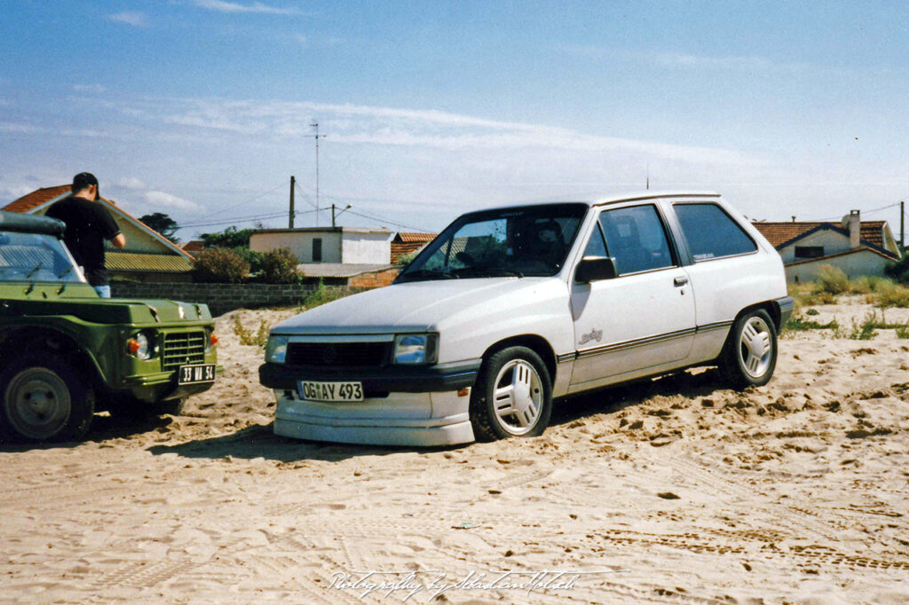 Opel Corsa A Swing at Lacanau Ocean France Photo by Sebastian Motsch 02