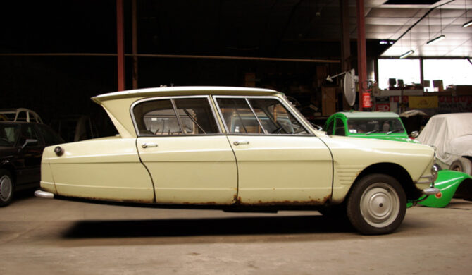 Citroen Ami 6 Magique Photoshop by Sebastian Motsch