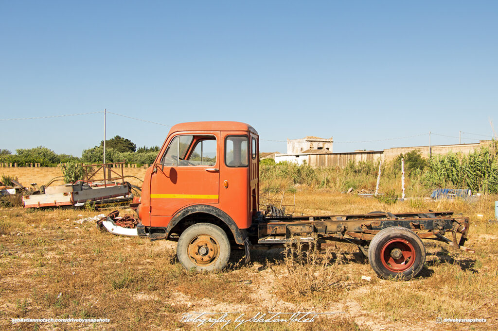 OM Lupetto 30 Sicilia Italia Drive-by Snapshots by Sebastian Motsch