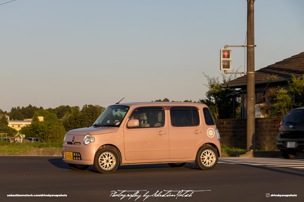 Daihatsu Mira Cocoa Tokyo Japan Drive-by Snapshots by Sebastian Motsch